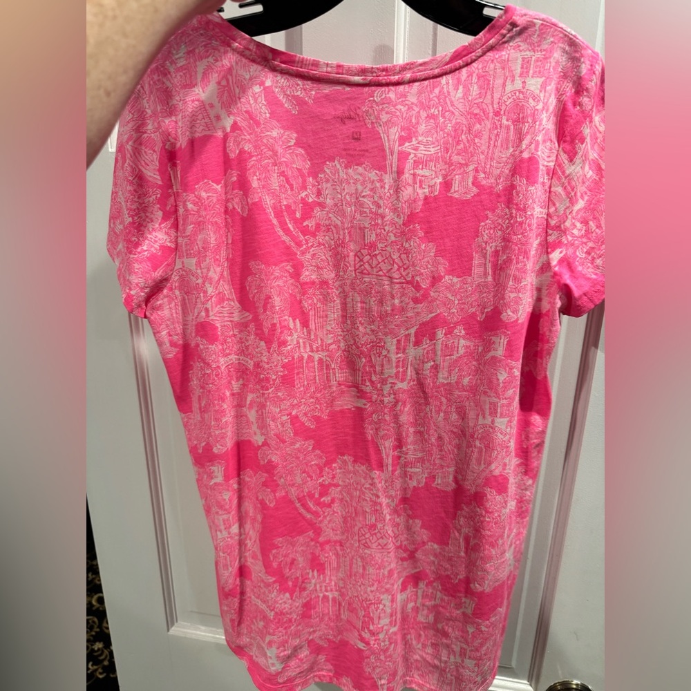 EUC Lilly Pulitzer Etta V-Neck Top Roxie Pink Pb Anniversary Toile - Picture 5 of 8